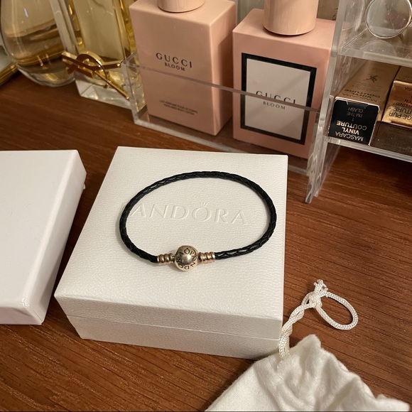 Sold out - Pandora silver bracelet + black leather - Picture 5 of 9